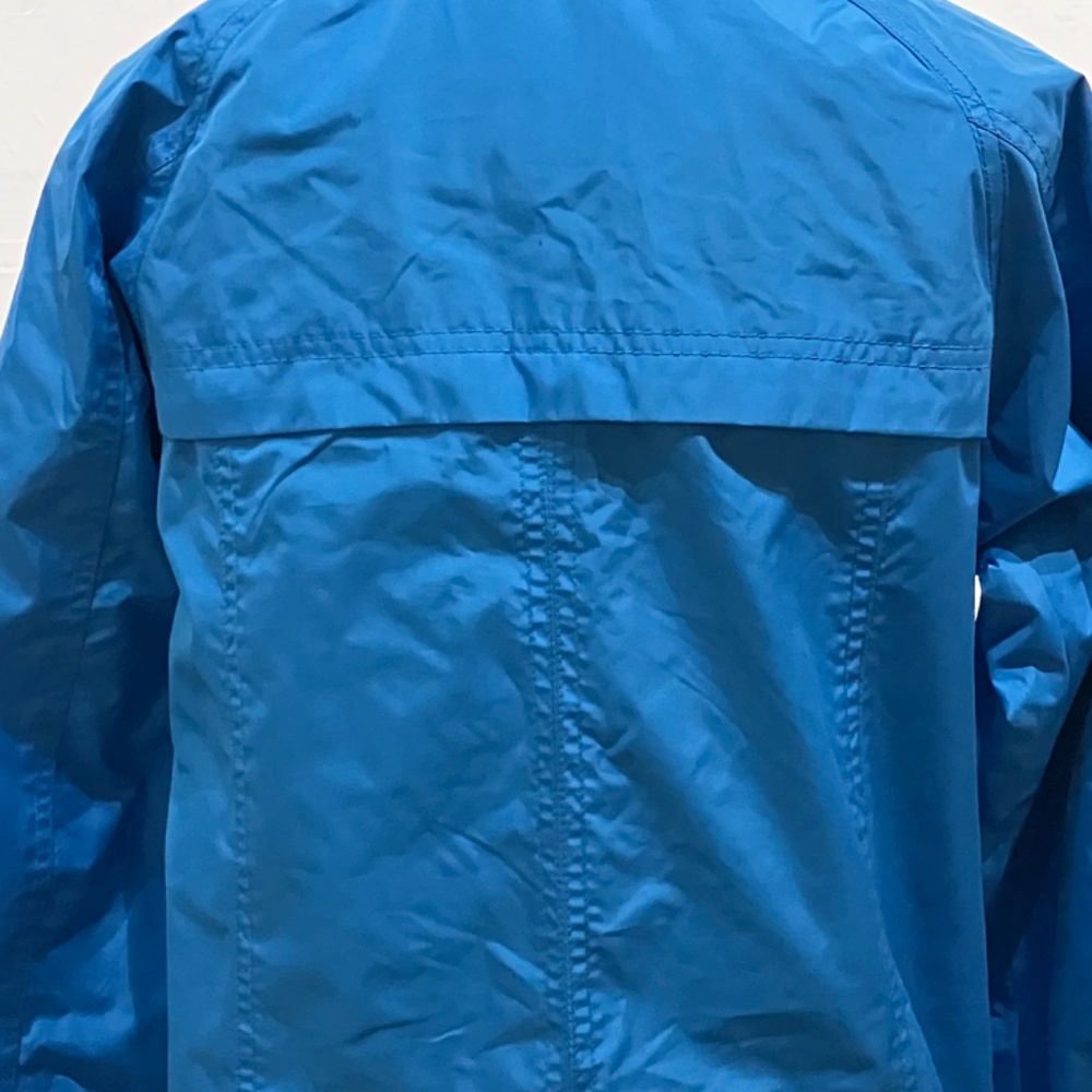 Pink envelopes, Crillion, blue windbreaker jacket - Picture 12 of 15